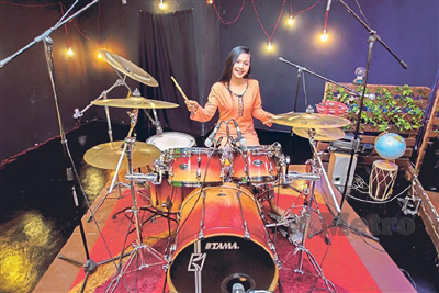 Dil To Pagal Hai - Drum Cover by  Malaysian drummer